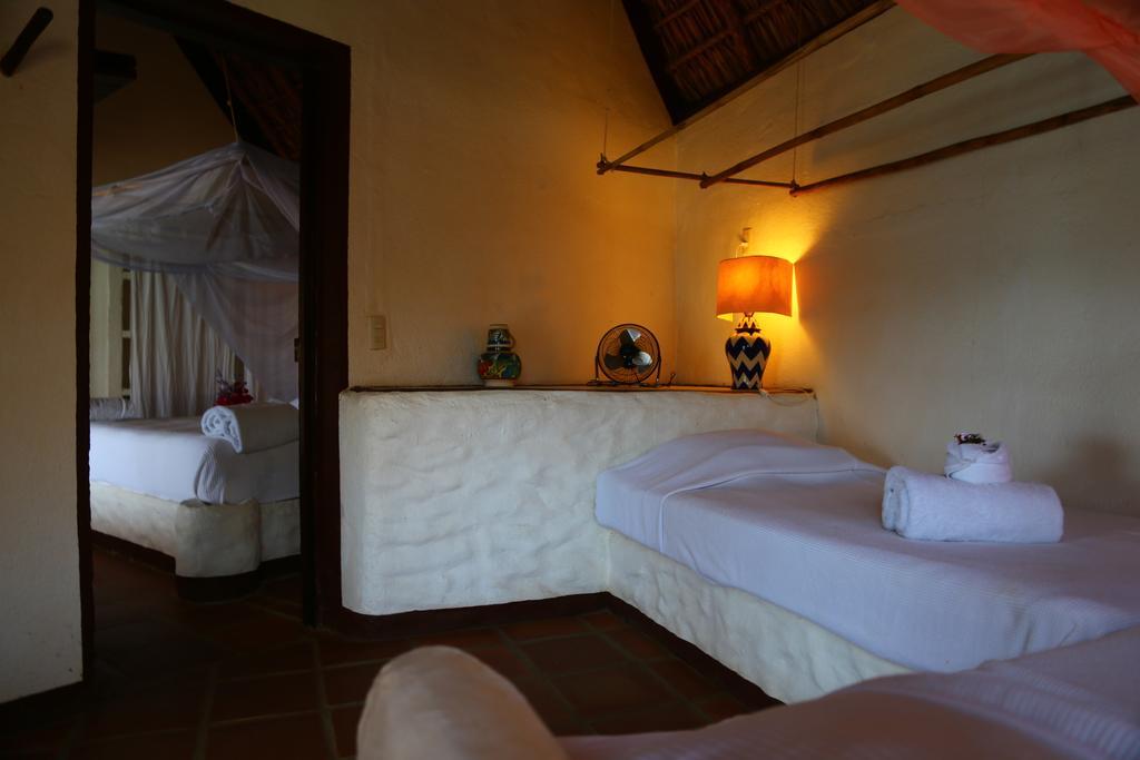Hotel Bahia De La Luna Arroyo Cruz Extérieur photo